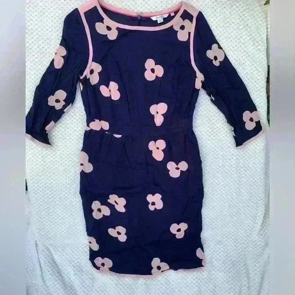 Boden Dresses & Skirts - Boden Navy Dress with pink flowers sz 6 floral office business casual summer